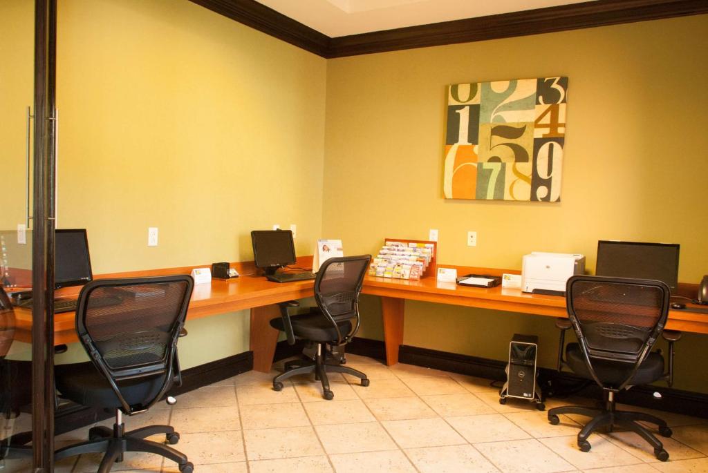 Best Western Plus Miami Airport West Inn And Suites Photo 22