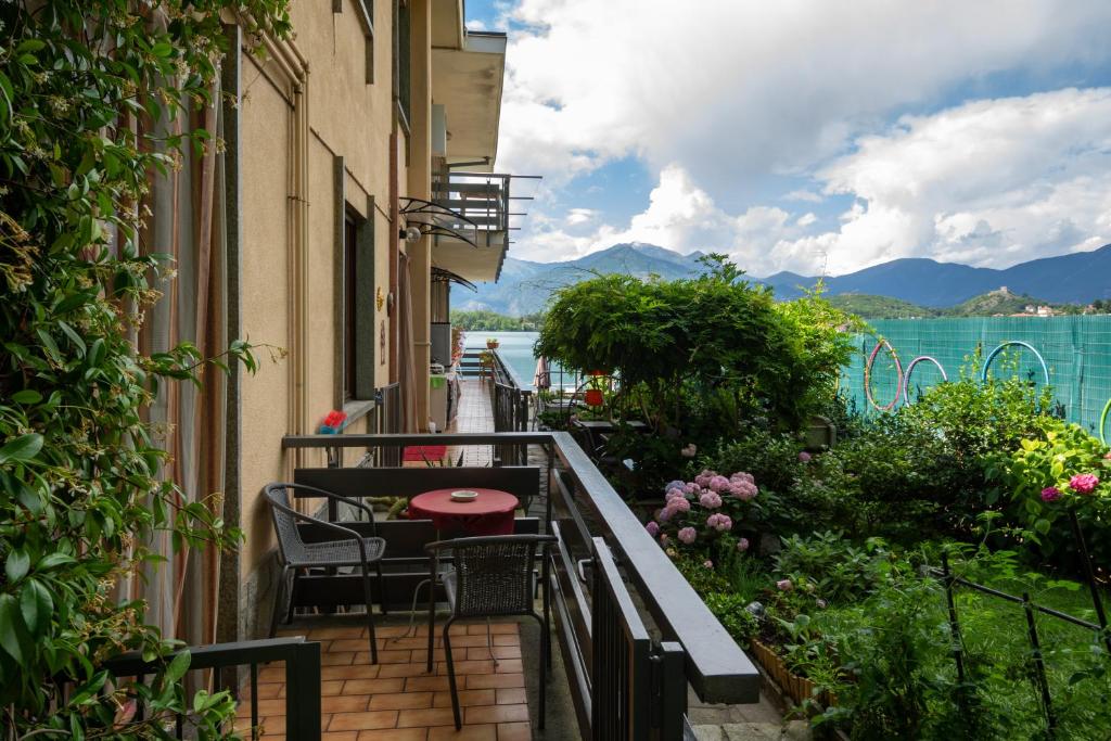 CASA VACANZA IL SORRISO DEL LAGO photo