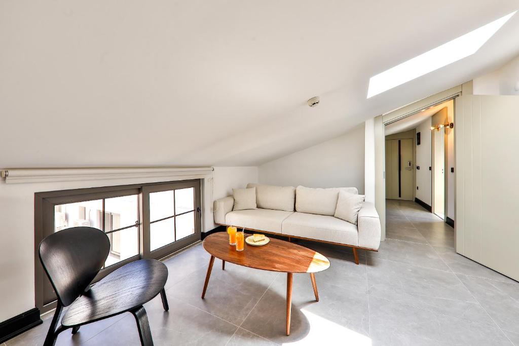 Luff Suites photo