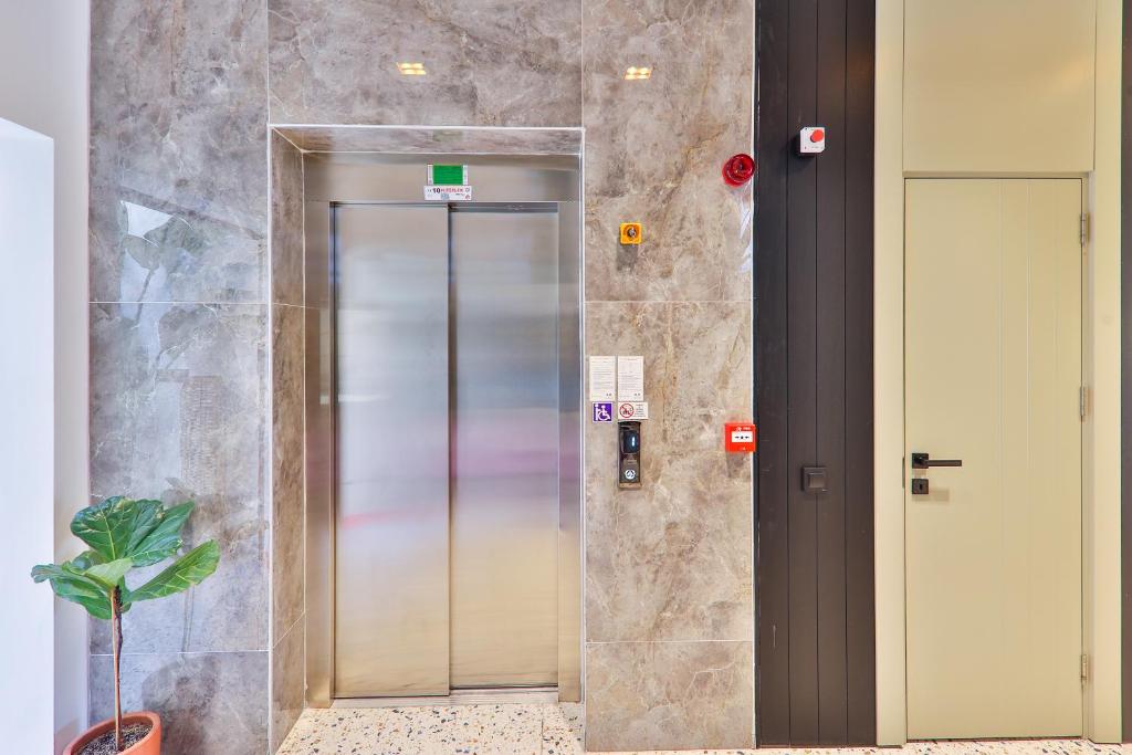 Luff Suites photo
