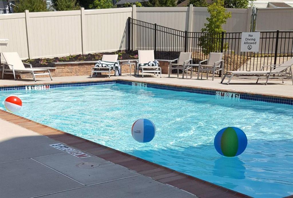 Holiday Inn Express Bordentown - Trenton South photo