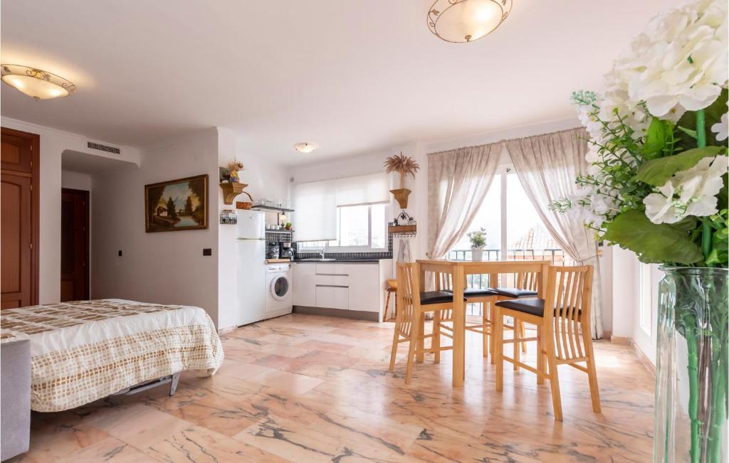 Amazing Home In Benalmádena - 5