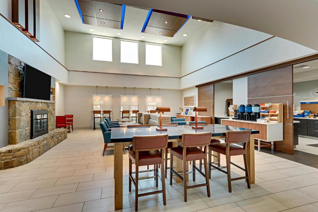 Holiday Inn Express & Suites Weatherford By IHG 호텔 이미지 1