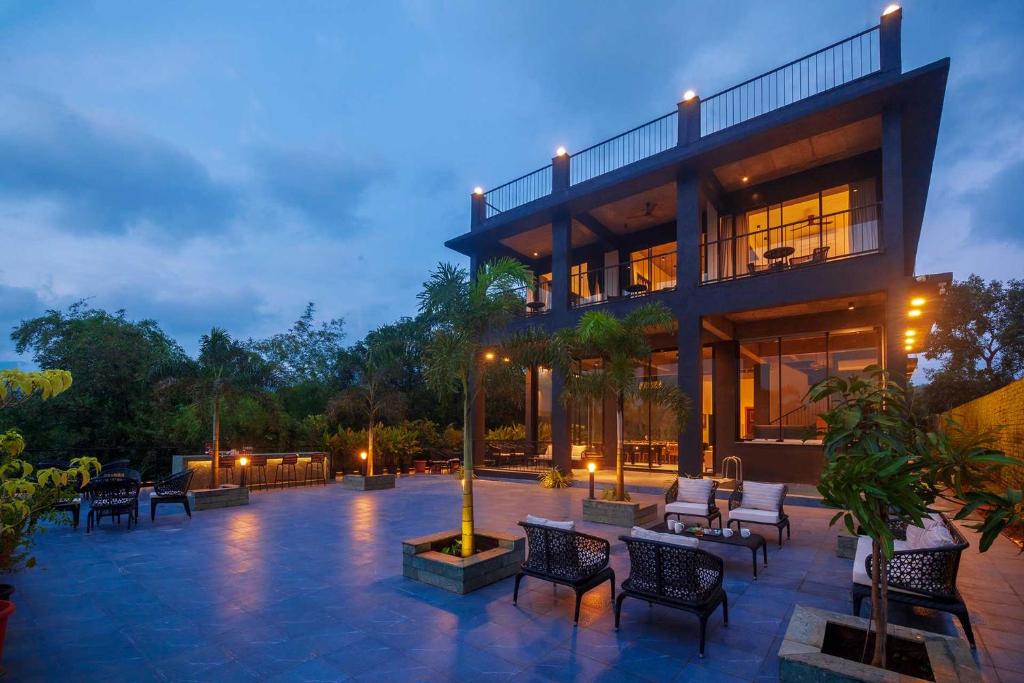 StayVista at Sunset Boulevard — Hotel in Karjat