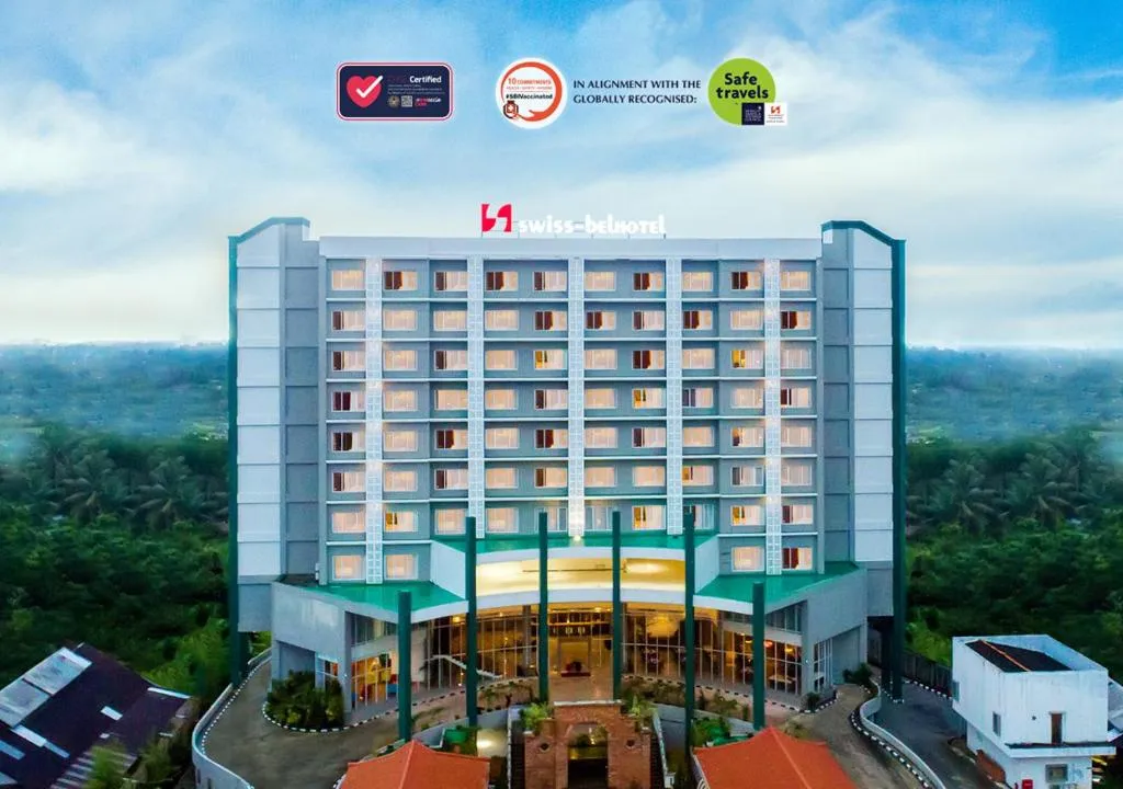 Swiss-Belhotel Pangkalpinang，位于邦加槟港的酒店