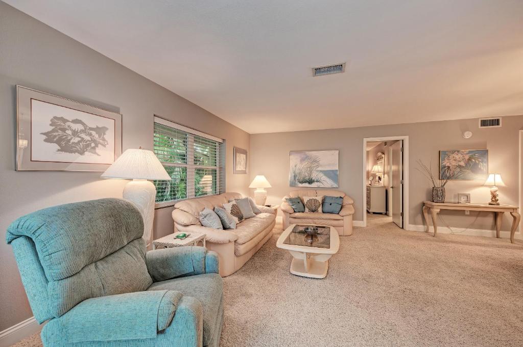 Sea Grape Inn 7 - BEACHFRONT Property, Longboat Key