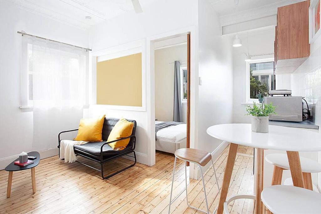 Comfortable 1Bed Unit Right Near Bondi Beach - FAST WIFI For Working At Home photo