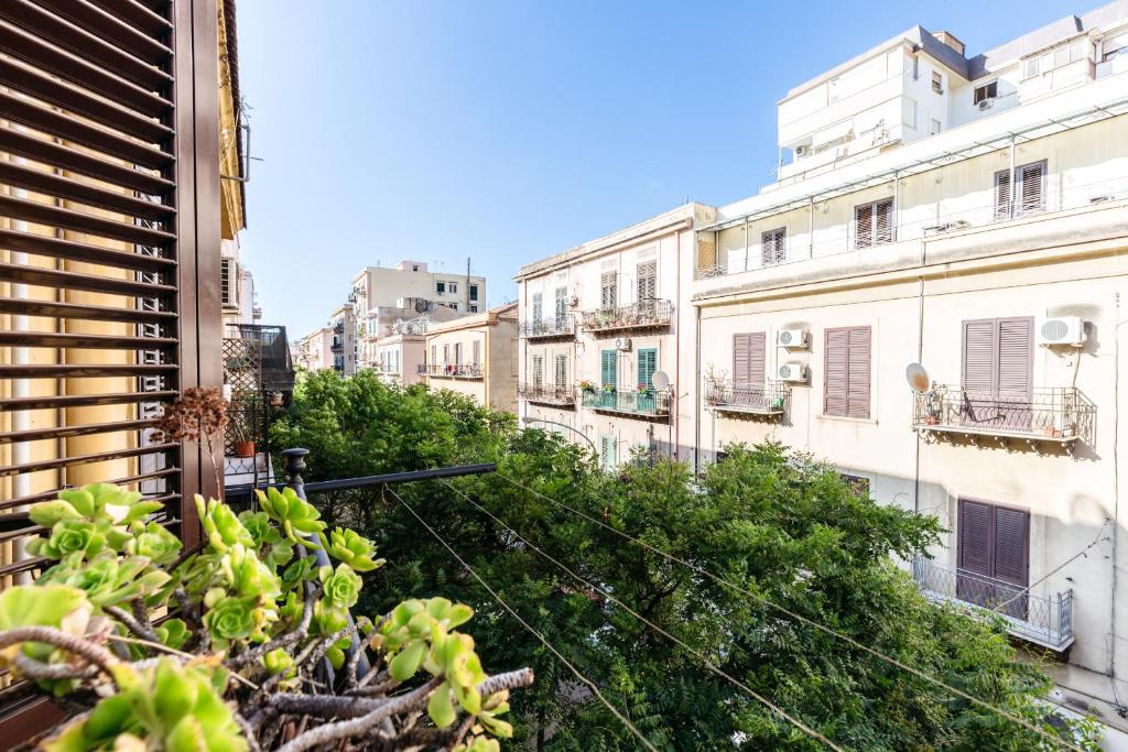 Casa Dante with Balcony by Wonderful Italy - 5