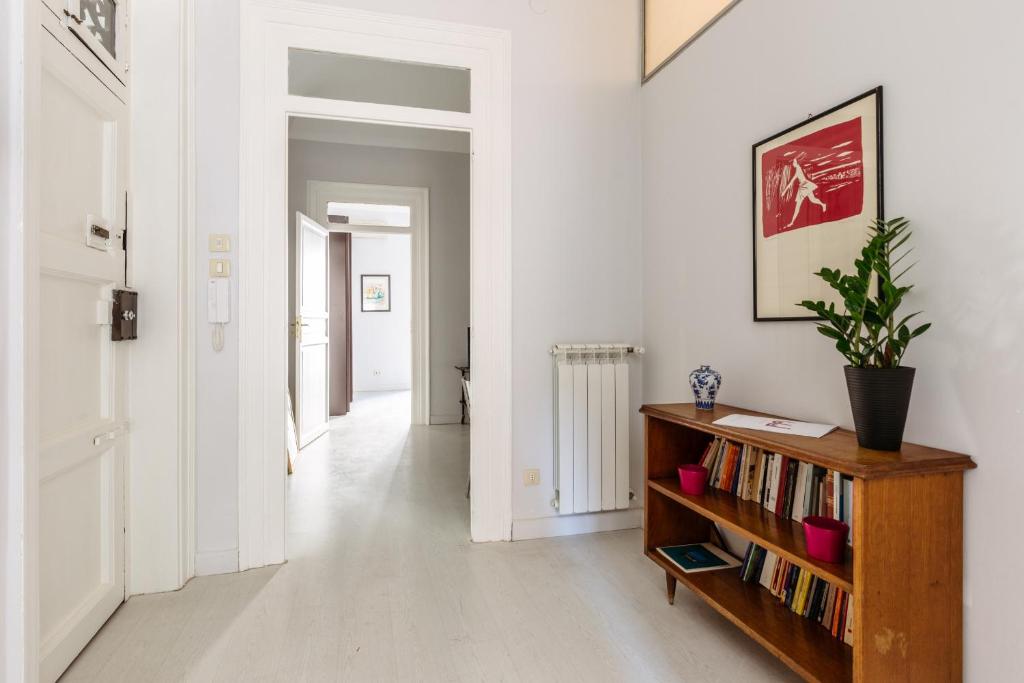 Casa Dante with Balcony by Wonderful Italy - 4