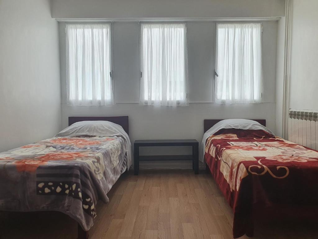 LMZ Calm appartement with view, equipped for groups, Sarcelles