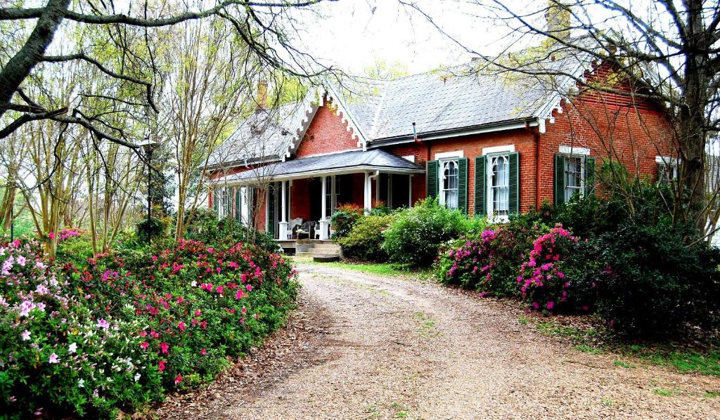 Glenfield Plantation Historic Antebellum Bed and Breakfast