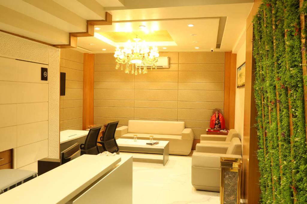 Hotel Reva Regency photo