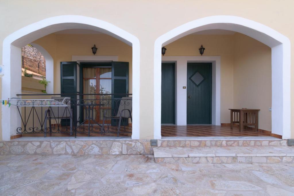Balis Apartments photo