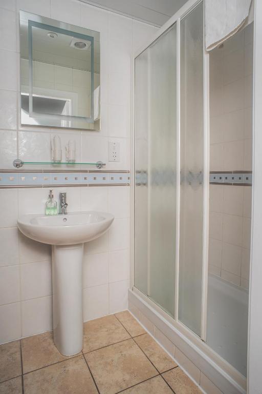 Meadowcroft Guest House photo