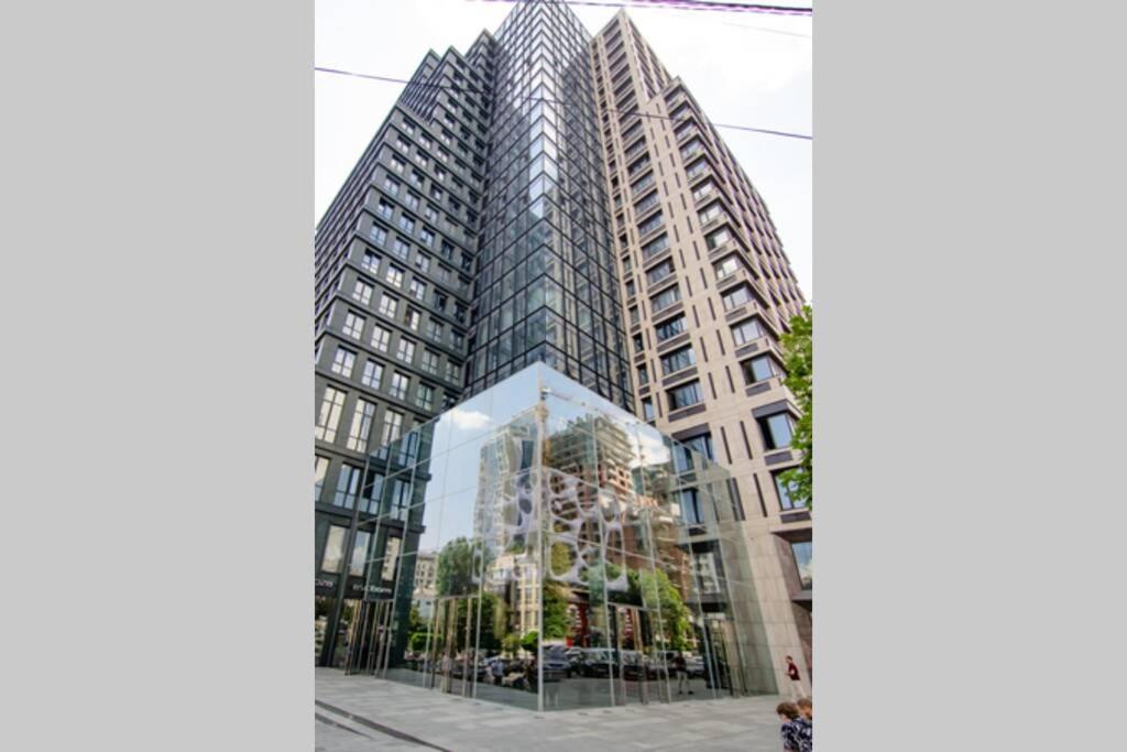 Beautiful apartment in Chicago tower., Kyjev