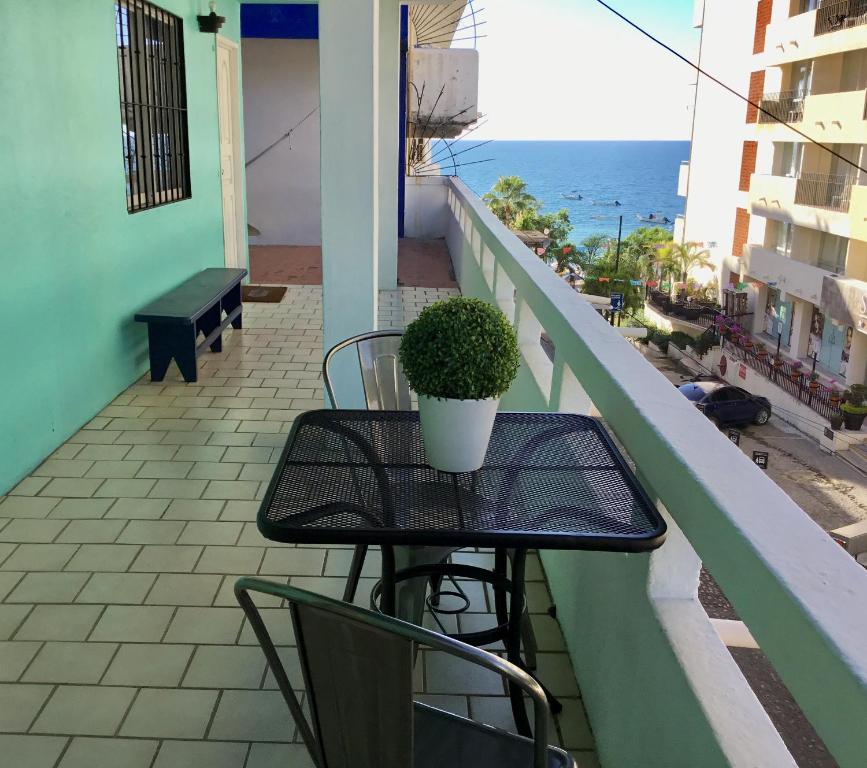 One Bedroom Condo Near Beach RG6 photo