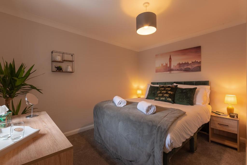 Luxury Southampton house with garden and parking, Southampton