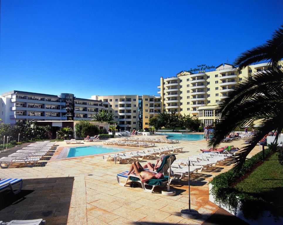 Suite Hotel Jardins Da Ajuda — Swimming pool in Funchal, Madeira