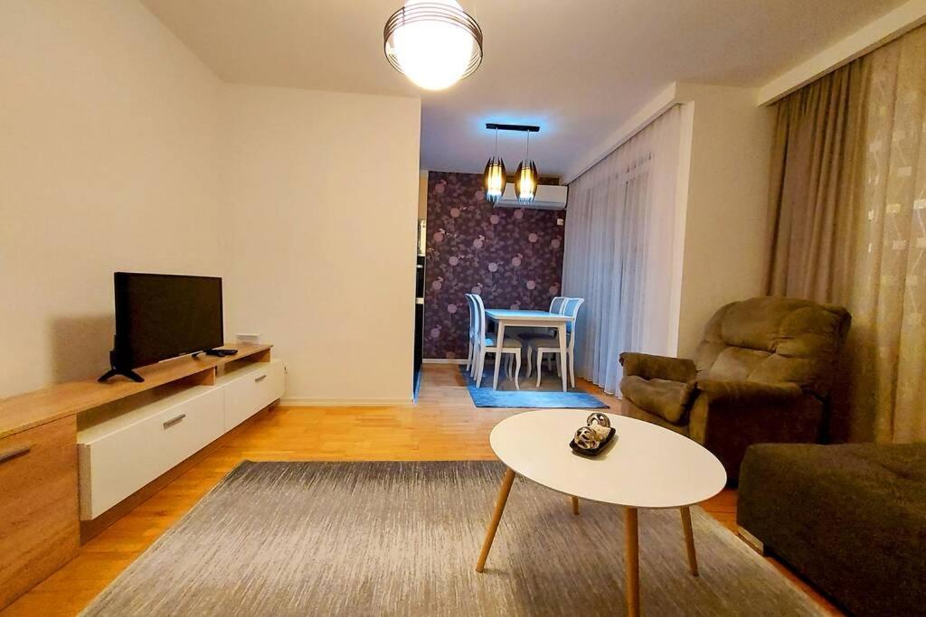 Apartment 13c, Priština