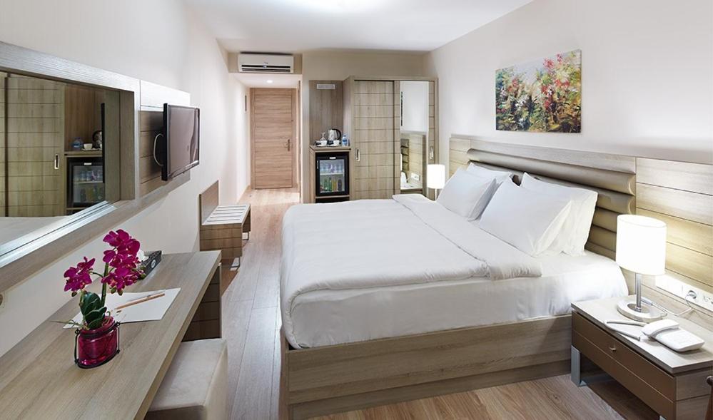 Rox Hotel photo