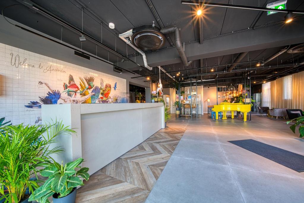 フロント・ロビー