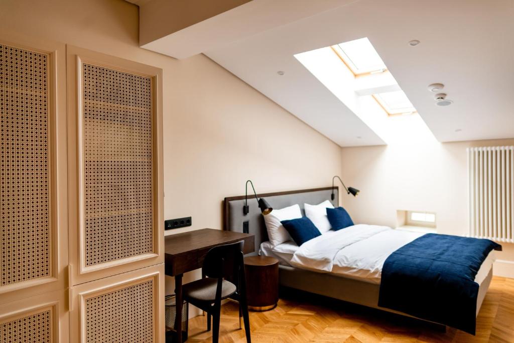 On The Square Guesthouse Photo 1