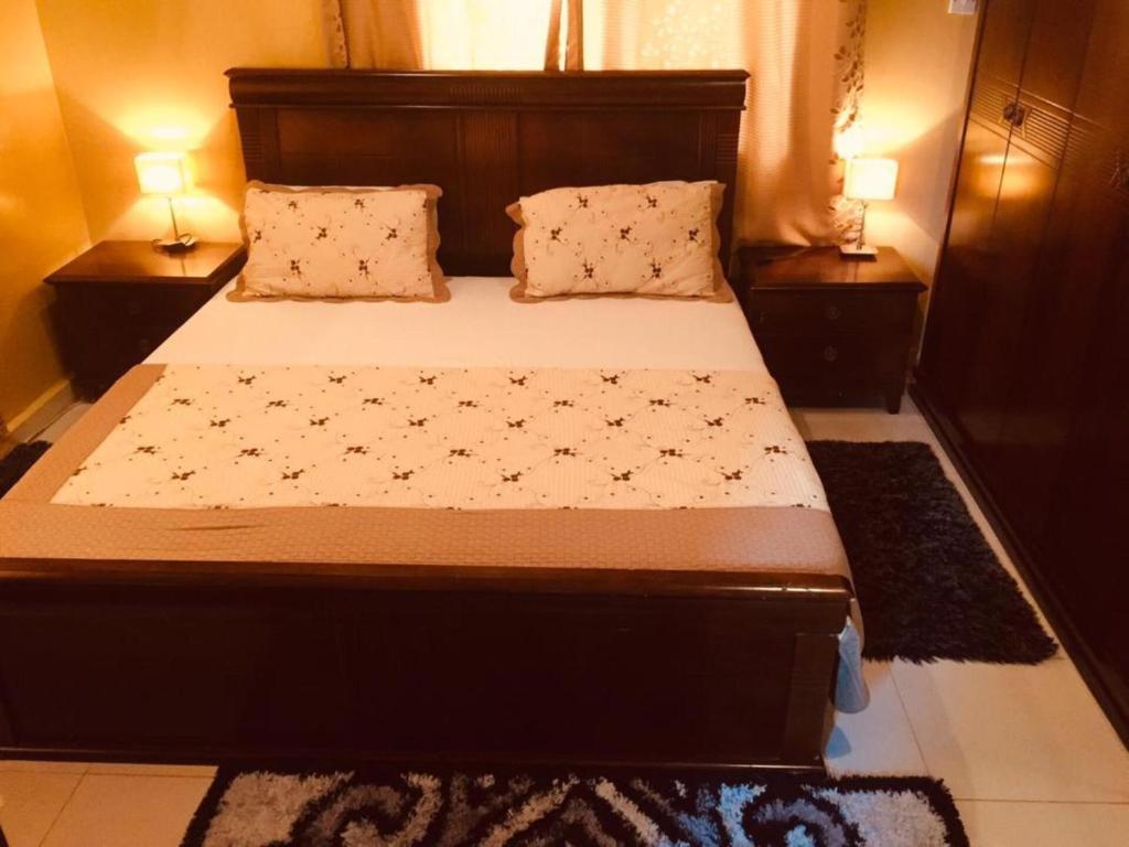 2-Bed - Sleeps 6 - Pet Friendly & Parking, Brusubi