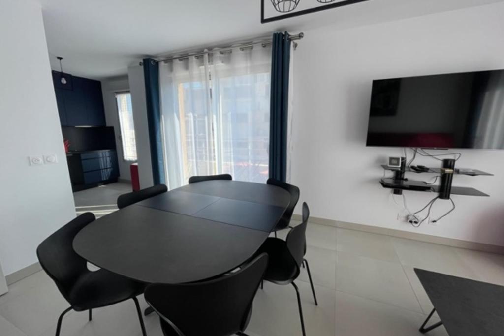 Beautiful Bright Apt At 3 Min Walk From The Beach - 2