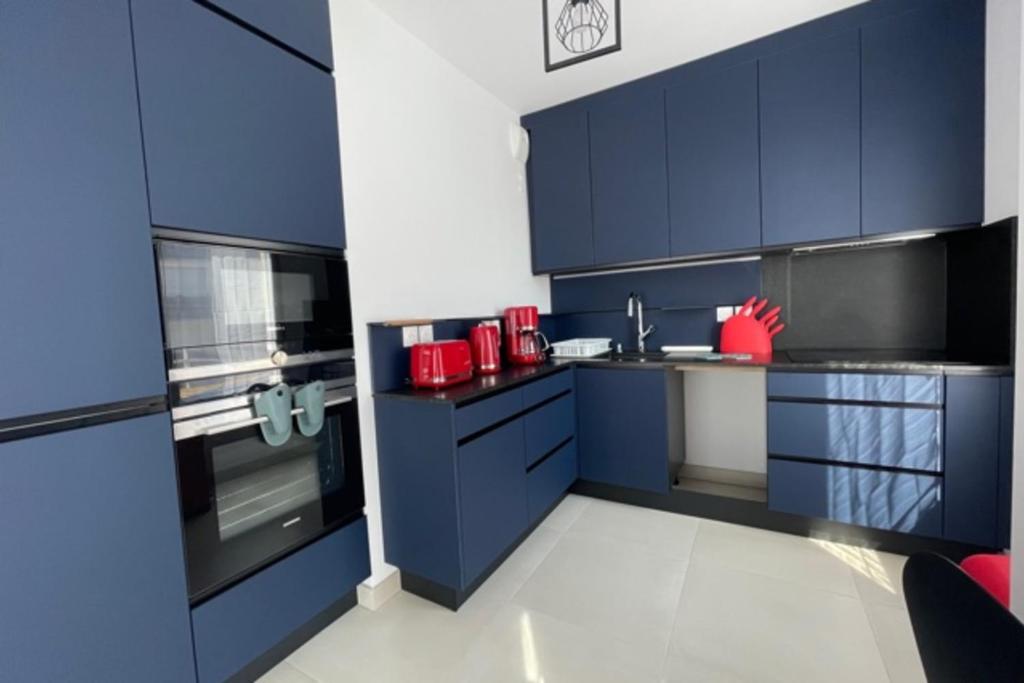 Beautiful Bright Apt At 3 Min Walk From The Beach - 3