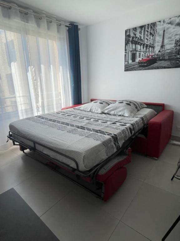 Beautiful Bright Apt At 3 Min Walk From The Beach - 4