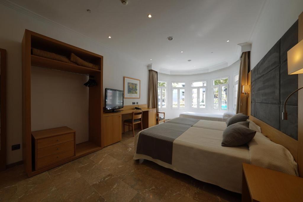 Hotel Artmadams — Hotel rooms in Palma de Mallorca, Balearic Islands