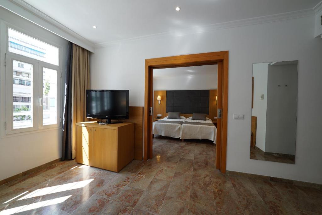 Hotel Artmadams — Hotel rooms in Palma de Mallorca, Balearic Islands