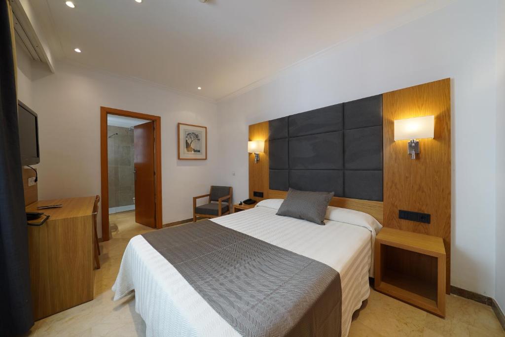 Hotel Artmadams — Hotel rooms in Palma de Mallorca, Balearic Islands