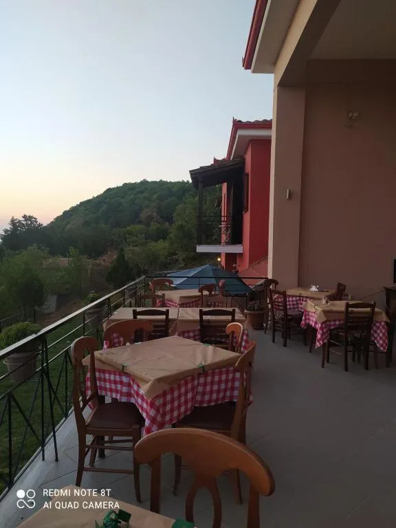 HOTEL ΗΩ (ΞΕΝΩΝΑΣ ΤΣΙΑΧΡΗΣ), hotel in Morfovoúnion