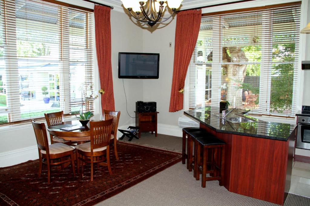 Kitchen, Merivale Manor in Christchurch