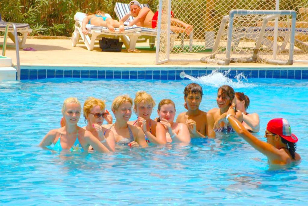 スイミングプール