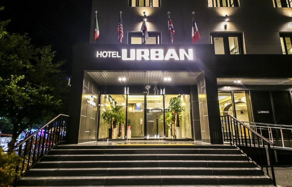 Urban Hotel photo