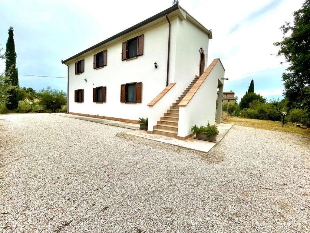 Umbrian Hills Flat - Free Parking & Garden