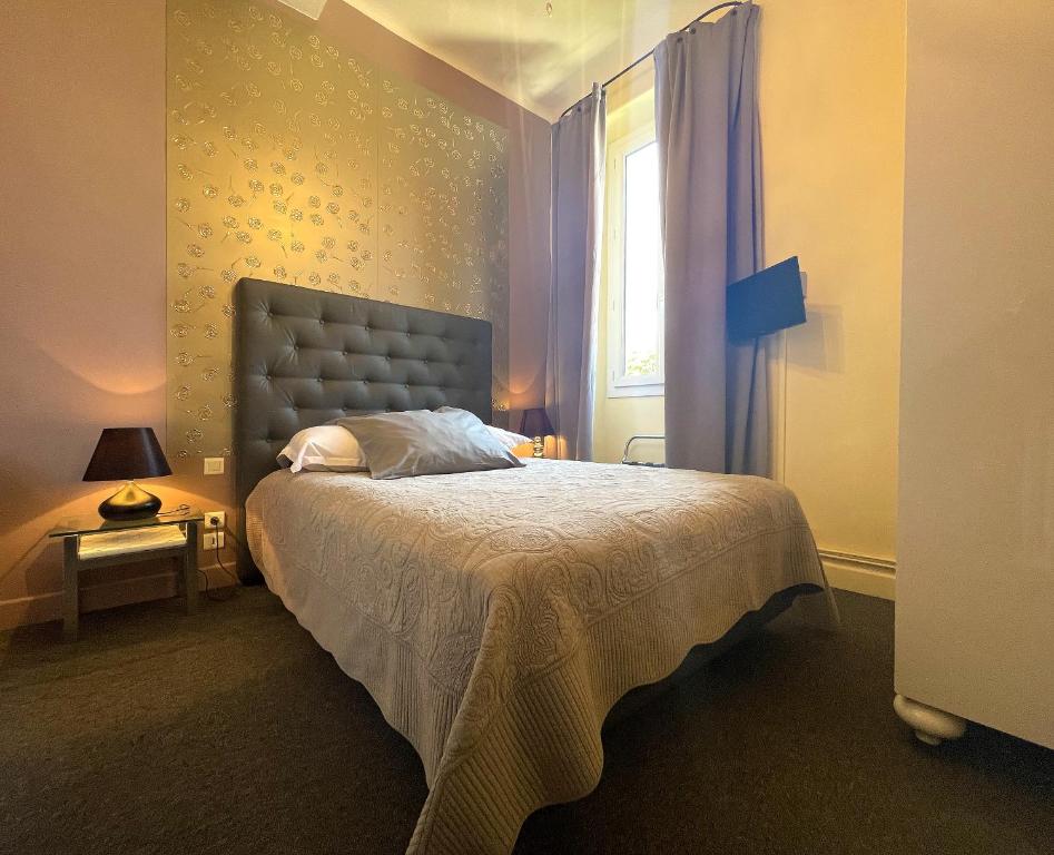 Royal Hotel photo