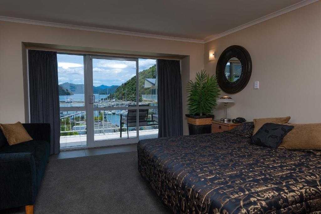Beachcomber Inn (Picton) photo