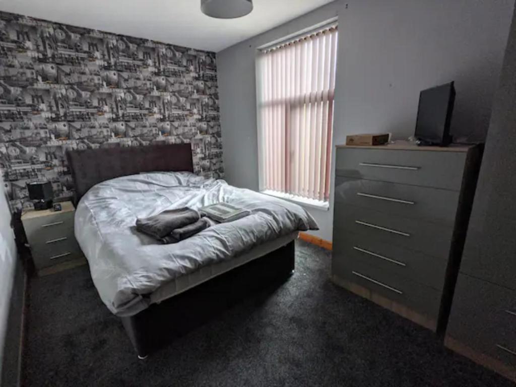 Modern Double Room with TV and Fast Internet photo