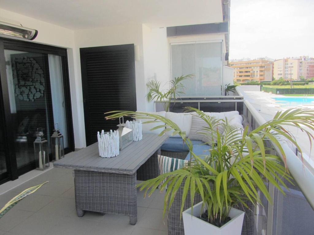 City Apt - Sleeps 4 Community Pool & Parking - 2