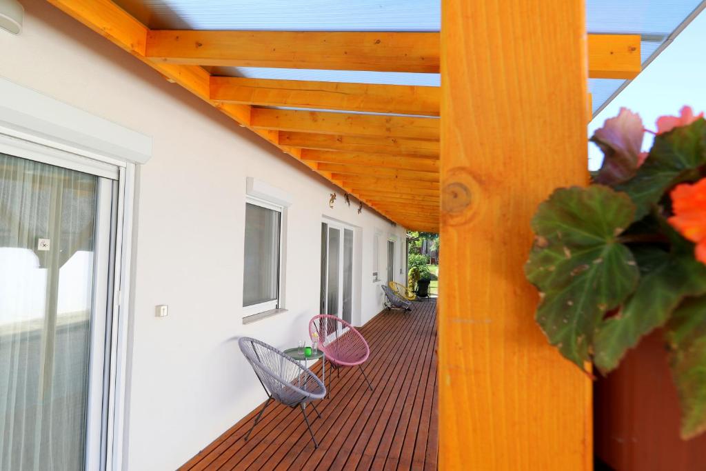 Friends & Family Apartmanok Velence 전경