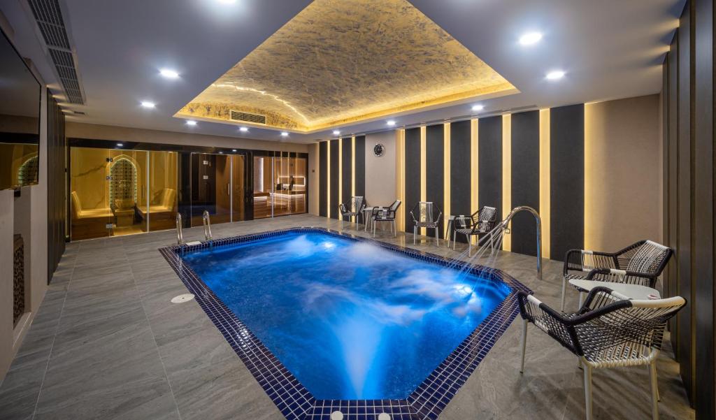 Manor Hotel 전경