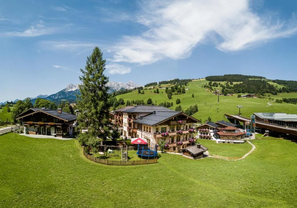 Hotel Langeck, hotel in Maria Alm am Steinernen Meer