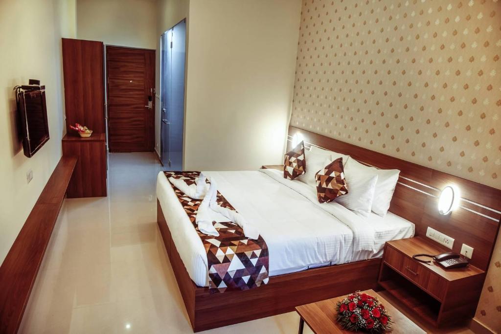 Snehatheeram Beach Resort in Thanniyam, India reviews, price from 8
