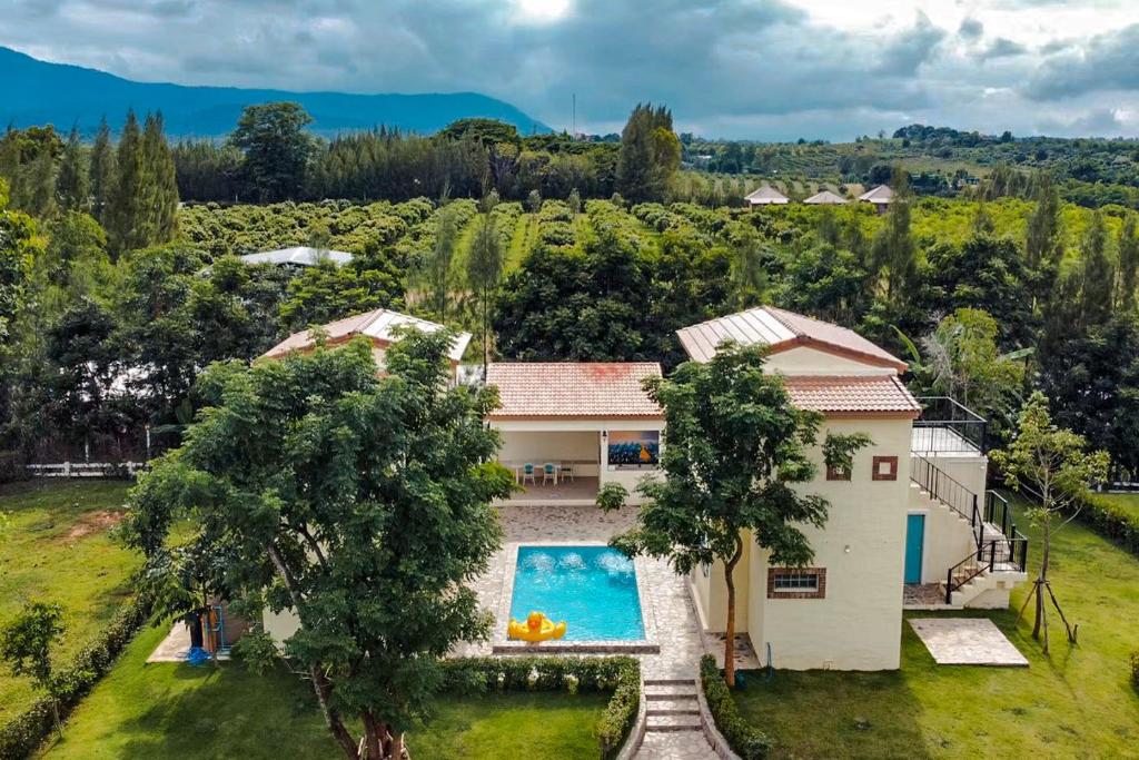 Mono Moon by Moon Village Khaoyai, Pong Talong