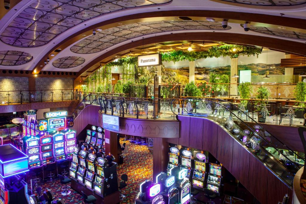 Park, Hotel & Entertainment 9