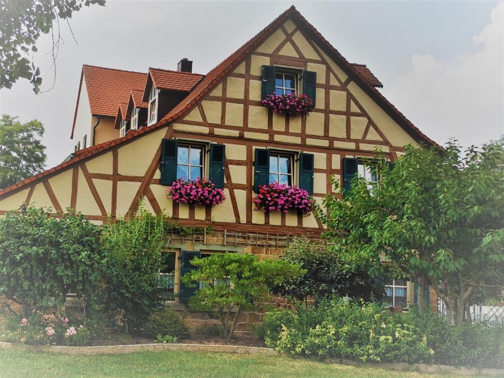 LandPension Stutzenmuhle — Hotel in Konigsberg in Bayern