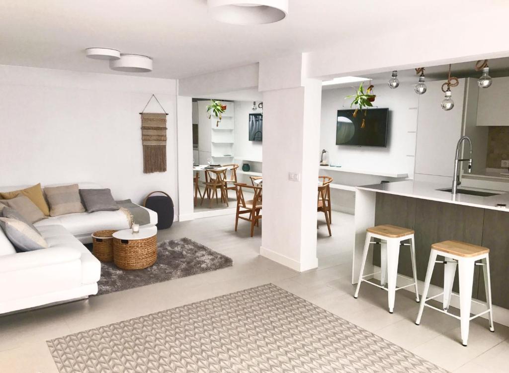 Cosy 2 bedroom apartment in La Caleta, Tenerife - 1